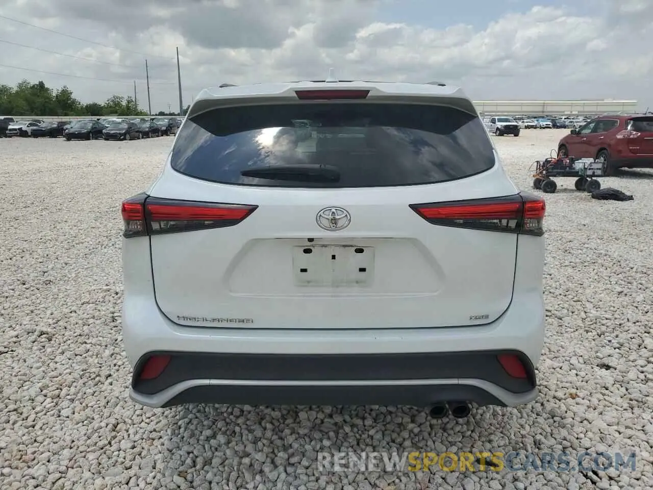 6 Photograph of a damaged car 5TDJZRAH7NS097169 TOYOTA HIGHLANDER 2022