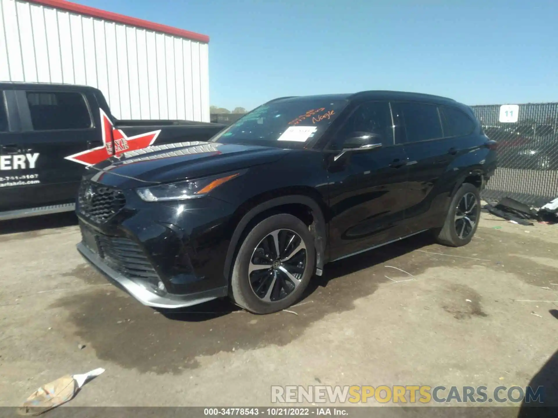 2 Photograph of a damaged car 5TDJZRAH7NS098970 TOYOTA HIGHLANDER 2022