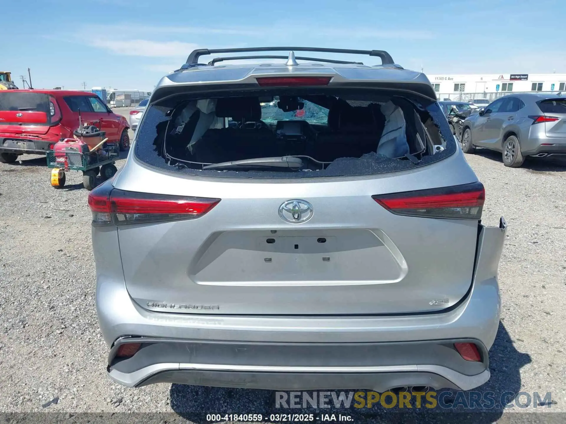 15 Photograph of a damaged car 5TDJZRAH8NS112035 TOYOTA HIGHLANDER 2022