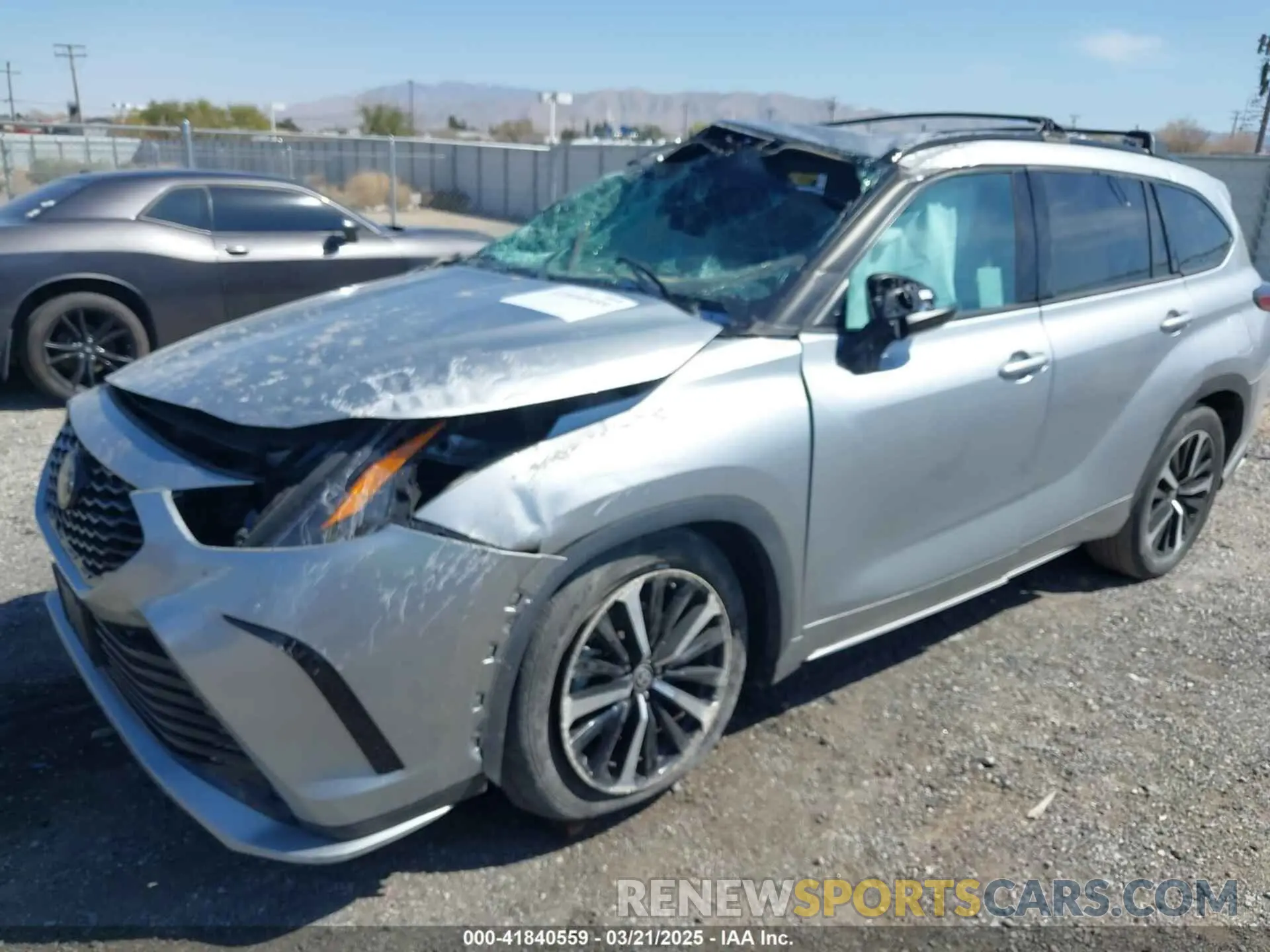 2 Photograph of a damaged car 5TDJZRAH8NS112035 TOYOTA HIGHLANDER 2022