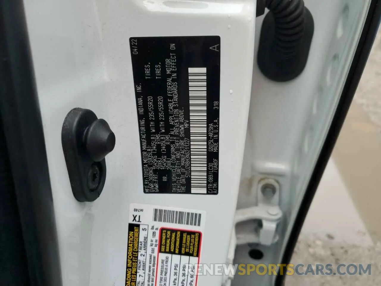 13 Photograph of a damaged car 5TDJZRBH3NS211327 TOYOTA HIGHLANDER 2022