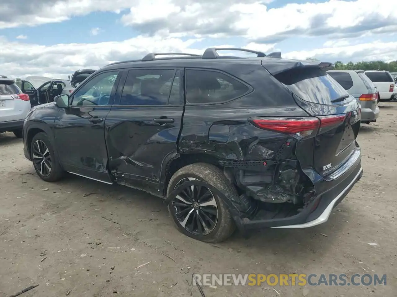 2 Photograph of a damaged car 5TDJZRBH5NS165192 TOYOTA HIGHLANDER 2022