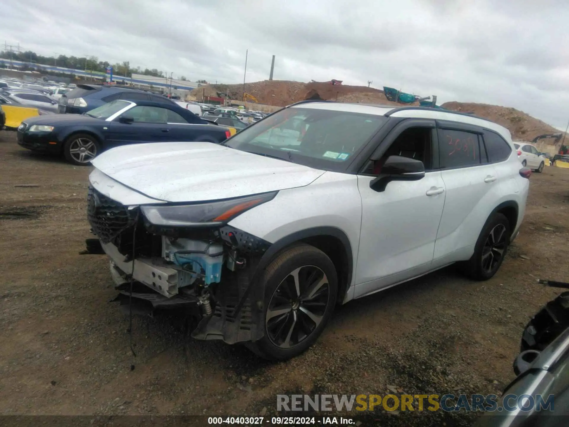 14 Photograph of a damaged car 5TDJZRBH6NS174712 TOYOTA HIGHLANDER 2022