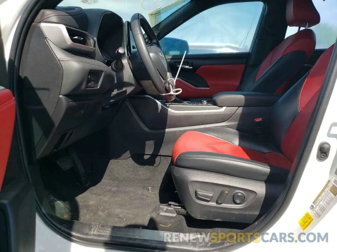 7 Photograph of a damaged car 5TDJZRBH9NS205547 TOYOTA HIGHLANDER 2022