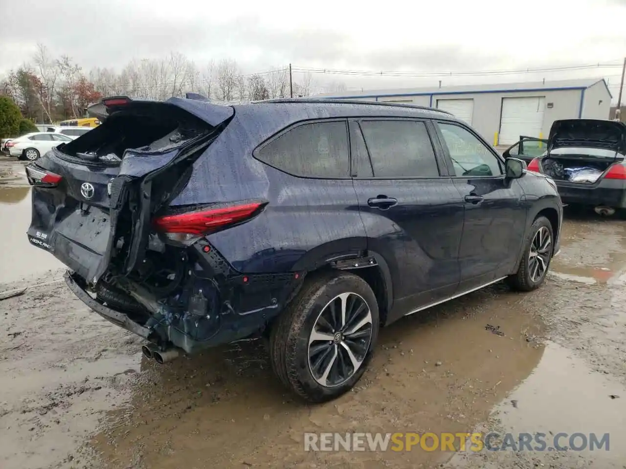 3 Photograph of a damaged car 5TDJZRBHXNS173921 TOYOTA HIGHLANDER 2022