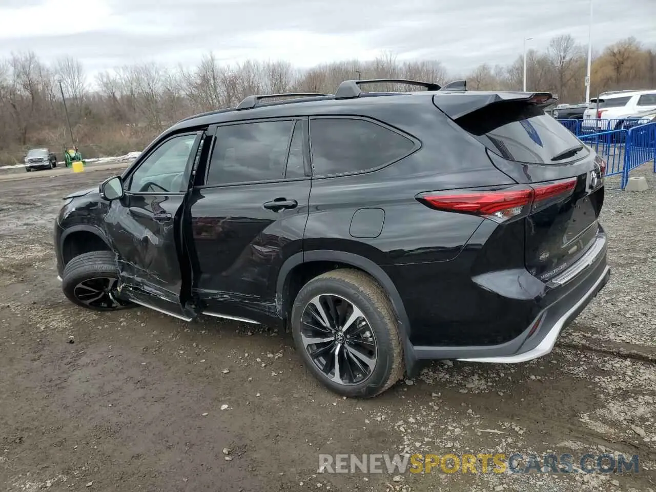2 Photograph of a damaged car 5TDJZRBHXNS249170 TOYOTA HIGHLANDER 2022