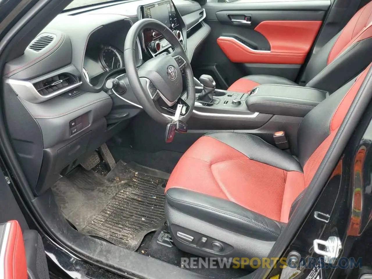 7 Photograph of a damaged car 5TDJZRBHXNS249170 TOYOTA HIGHLANDER 2022