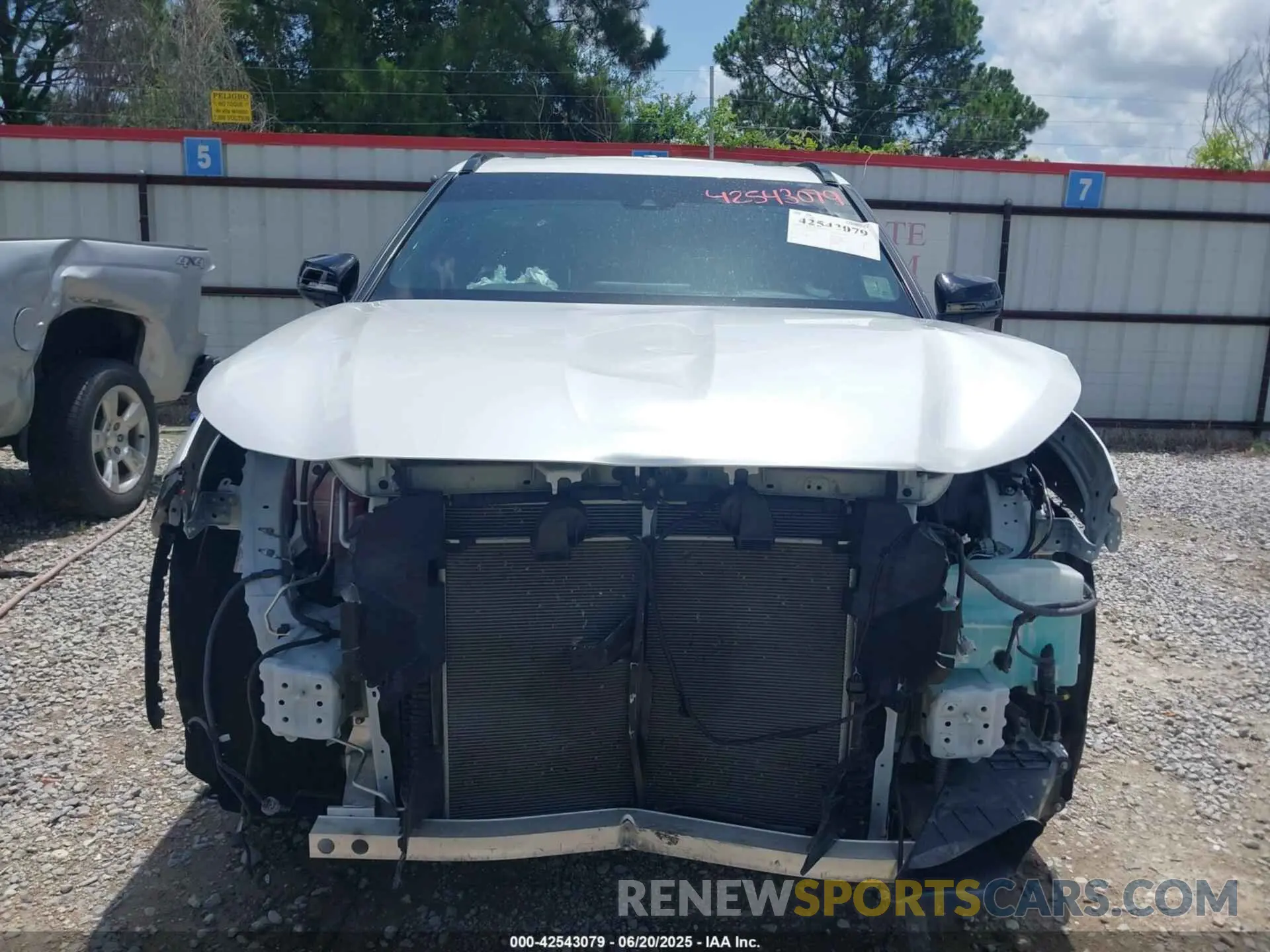 13 Photograph of a damaged car 5TDLZRAH1NS098424 TOYOTA HIGHLANDER 2022
