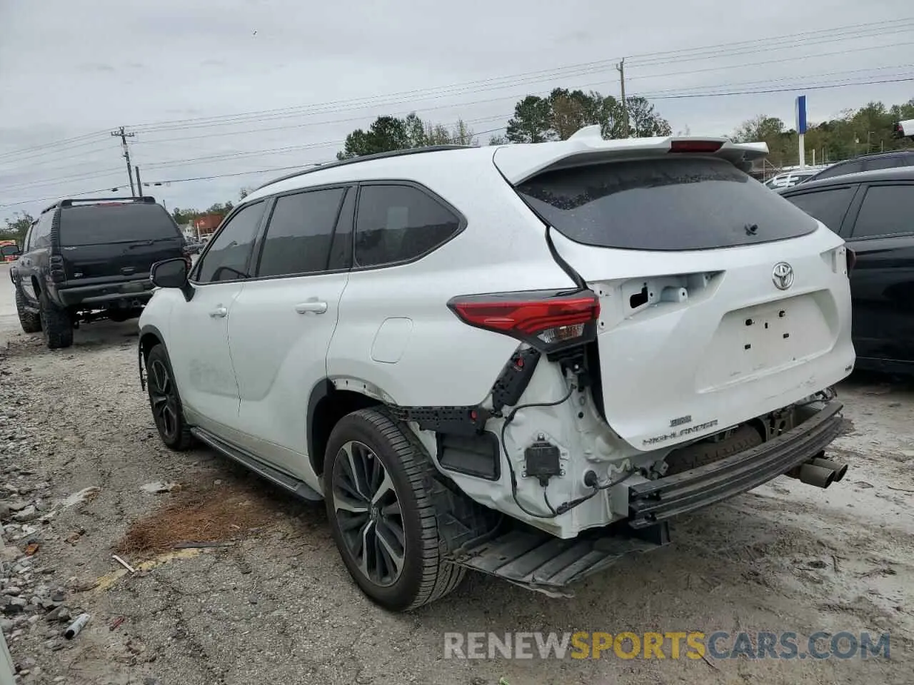2 Photograph of a damaged car 5TDLZRAHXNS123496 TOYOTA HIGHLANDER 2022