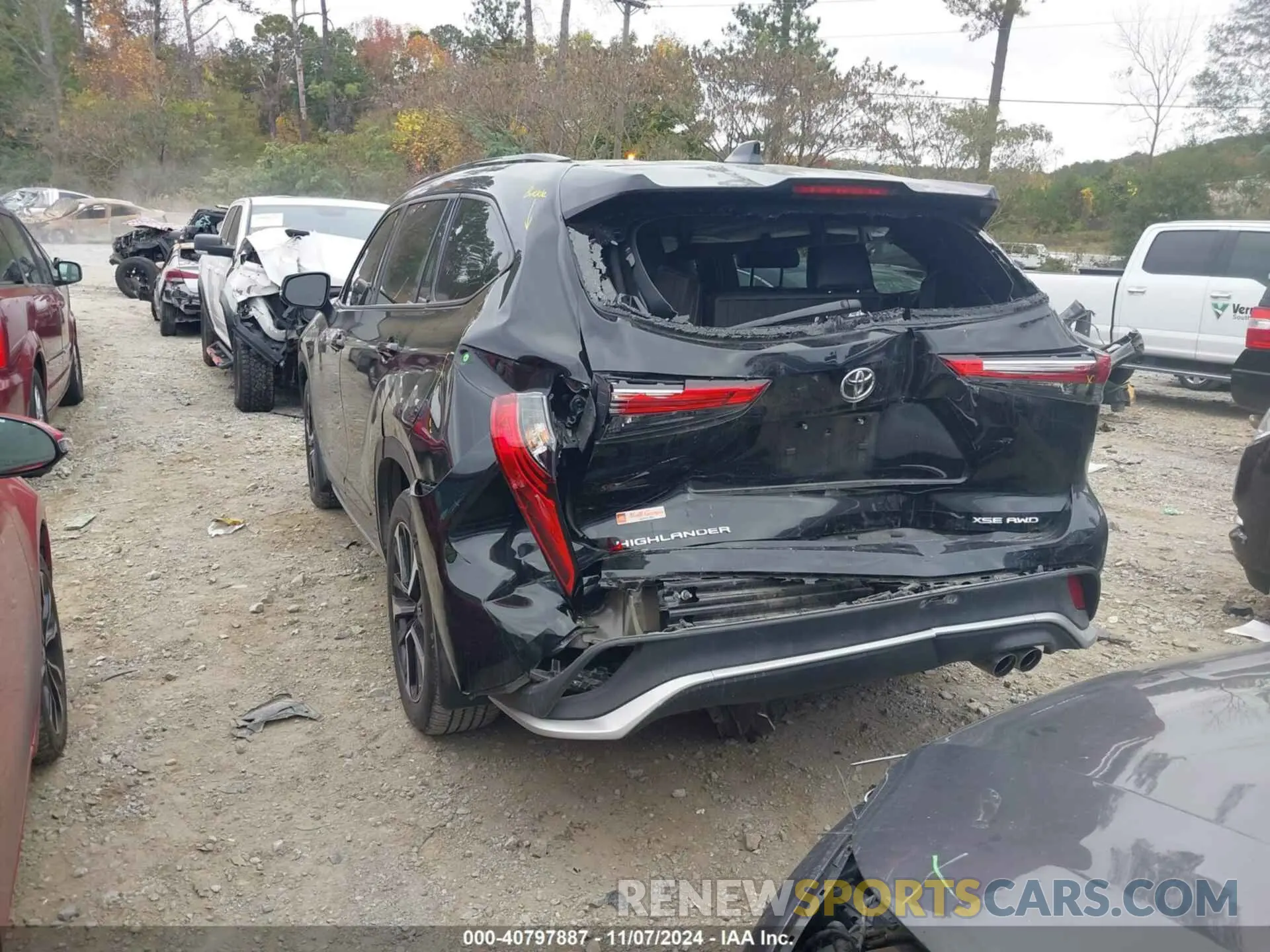 3 Photograph of a damaged car 5TDLZRBH0NS241605 TOYOTA HIGHLANDER 2022