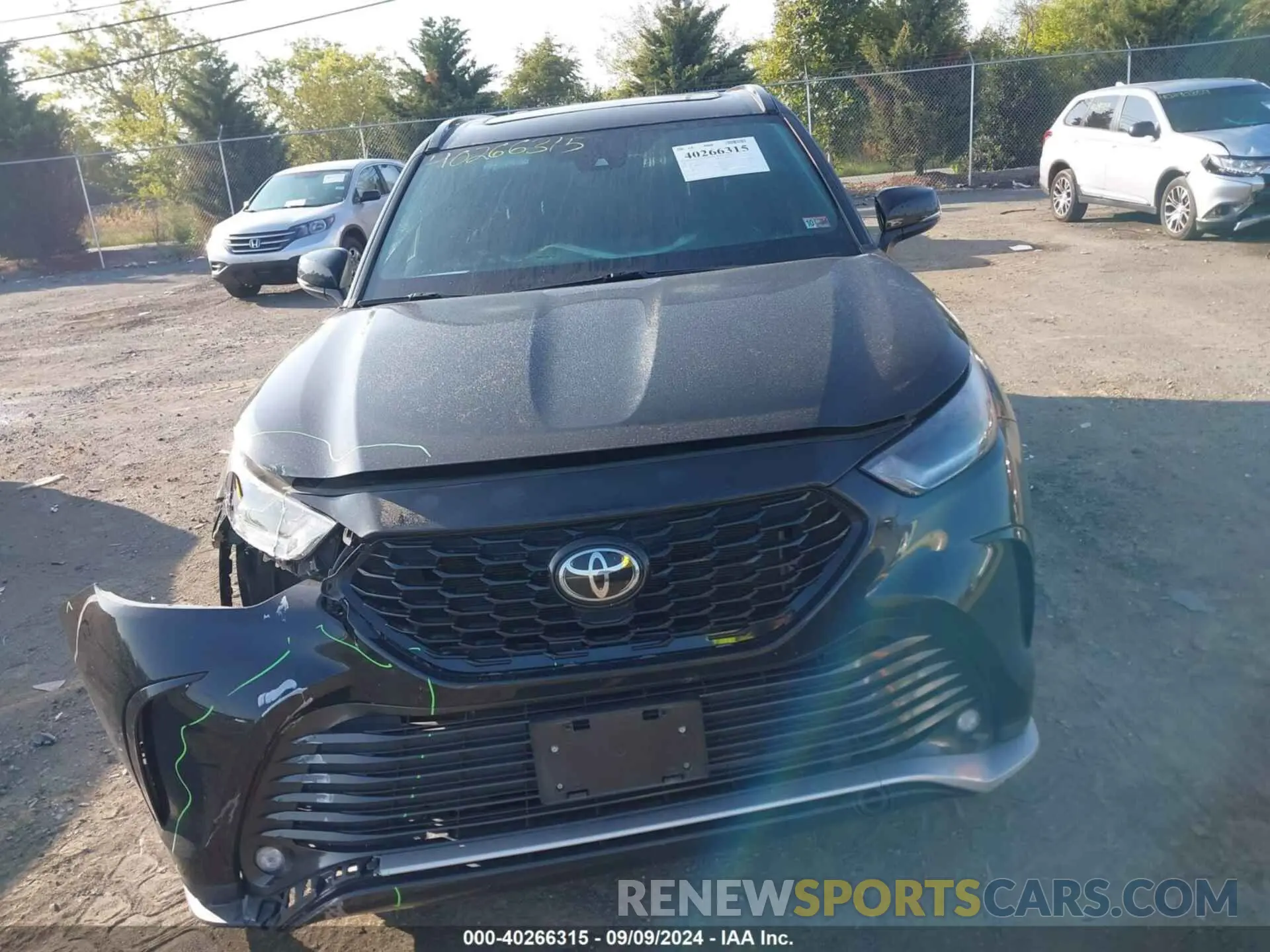 12 Photograph of a damaged car 5TDLZRBH1NS209276 TOYOTA HIGHLANDER 2022