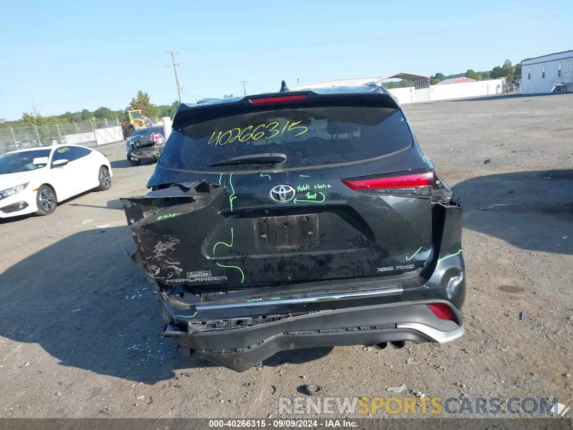16 Photograph of a damaged car 5TDLZRBH1NS209276 TOYOTA HIGHLANDER 2022