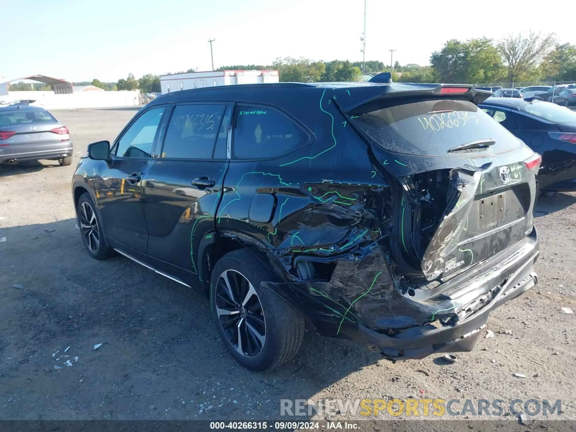 3 Photograph of a damaged car 5TDLZRBH1NS209276 TOYOTA HIGHLANDER 2022