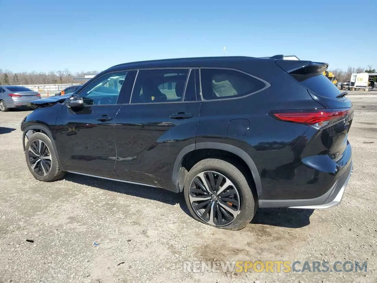 2 Photograph of a damaged car 5TDLZRBH1NS219371 TOYOTA HIGHLANDER 2022