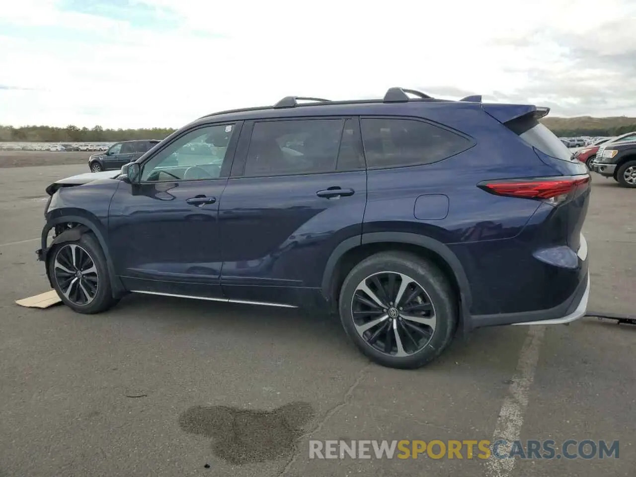 2 Photograph of a damaged car 5TDLZRBH2NS213563 TOYOTA HIGHLANDER 2022