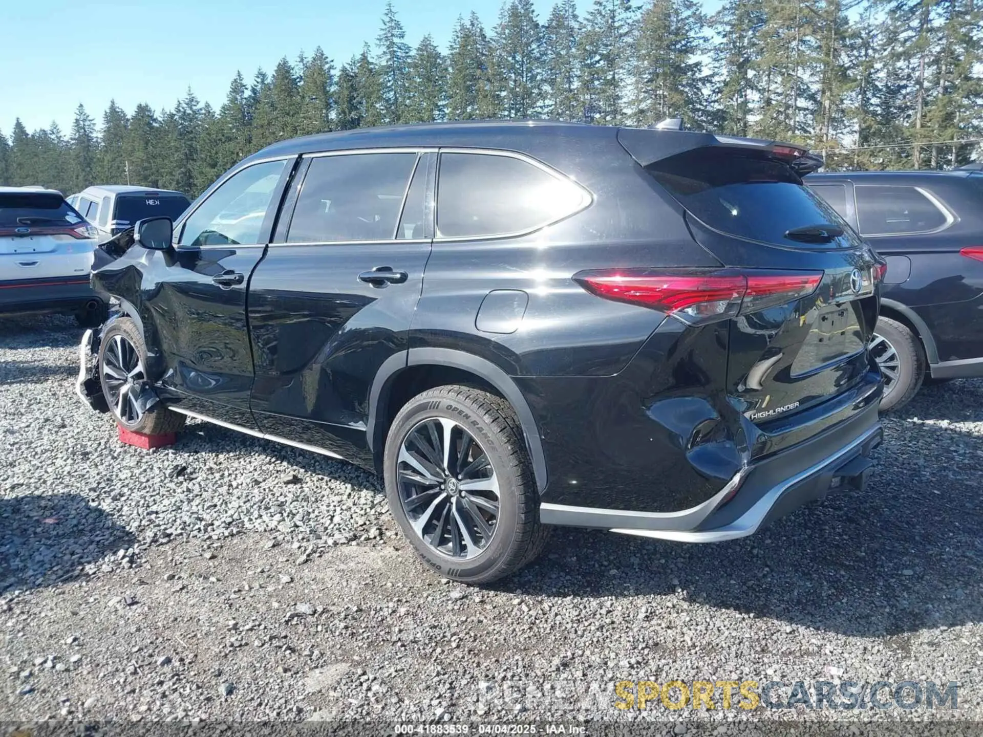 3 Photograph of a damaged car 5TDLZRBH5NS174872 TOYOTA HIGHLANDER 2022