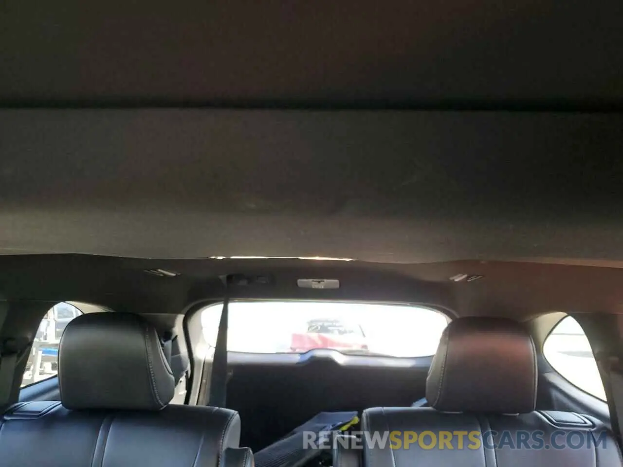 10 Photograph of a damaged car 5TDLZRBH7NS195870 TOYOTA HIGHLANDER 2022
