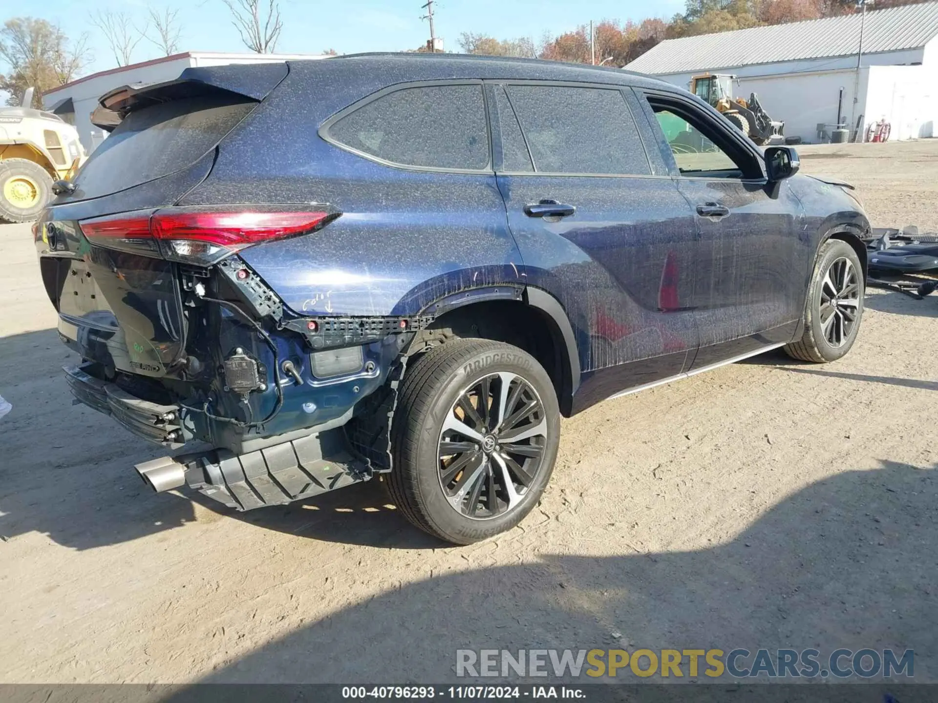 4 Photograph of a damaged car 5TDLZRBH7NS243951 TOYOTA HIGHLANDER 2022
