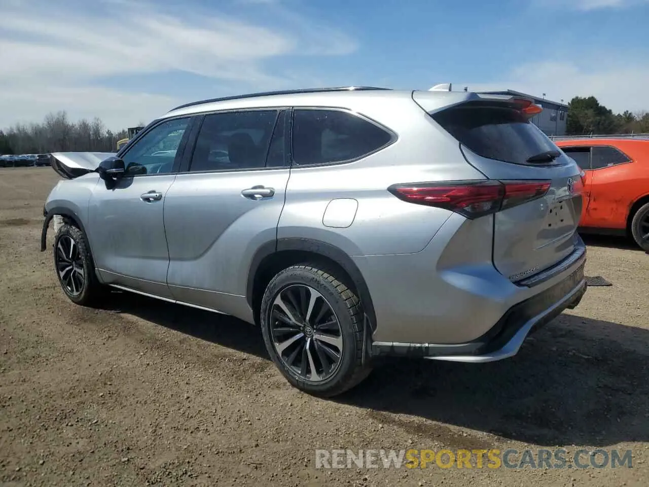 2 Photograph of a damaged car 5TDLZRBH8NS251475 TOYOTA HIGHLANDER 2022