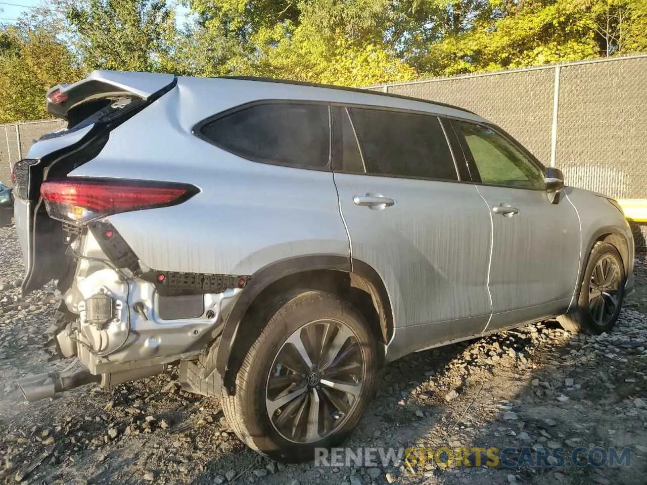 3 Photograph of a damaged car 5TDLZRBH9NS250030 TOYOTA HIGHLANDER 2022