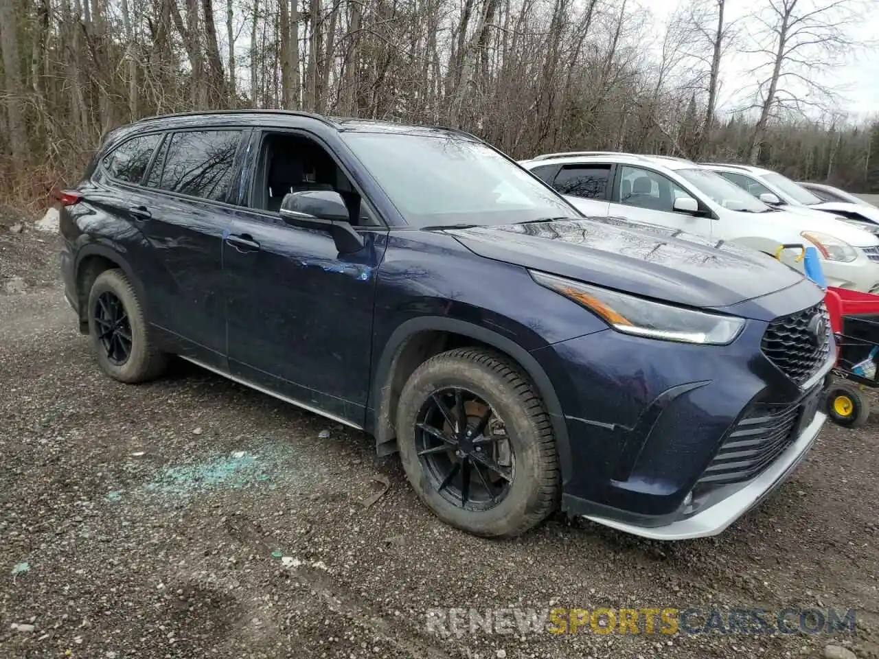 4 Photograph of a damaged car 5TDLZRBHXNS244964 TOYOTA HIGHLANDER 2022