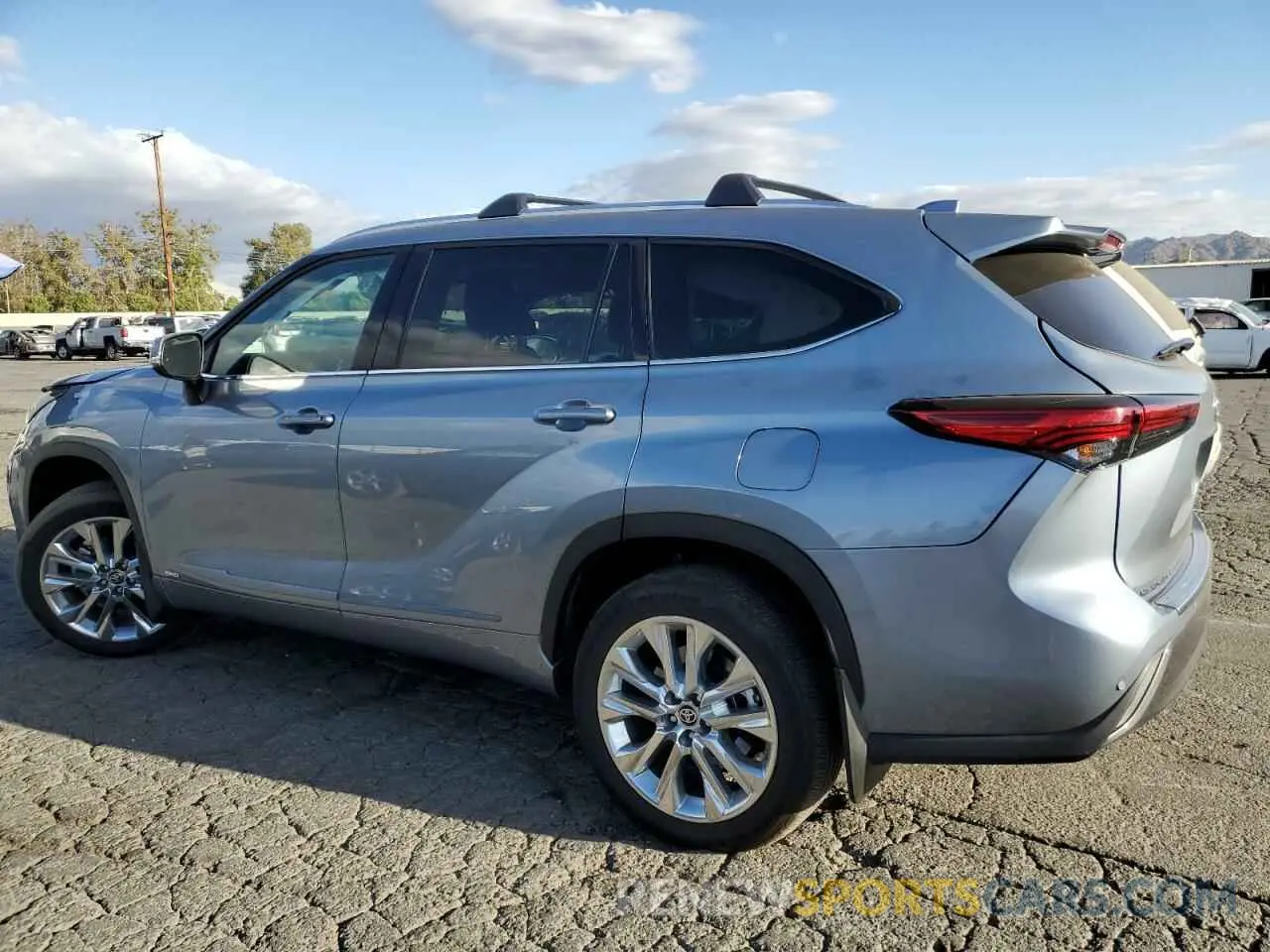 2 Photograph of a damaged car 5TDXBRCH3NS080767 TOYOTA HIGHLANDER 2022