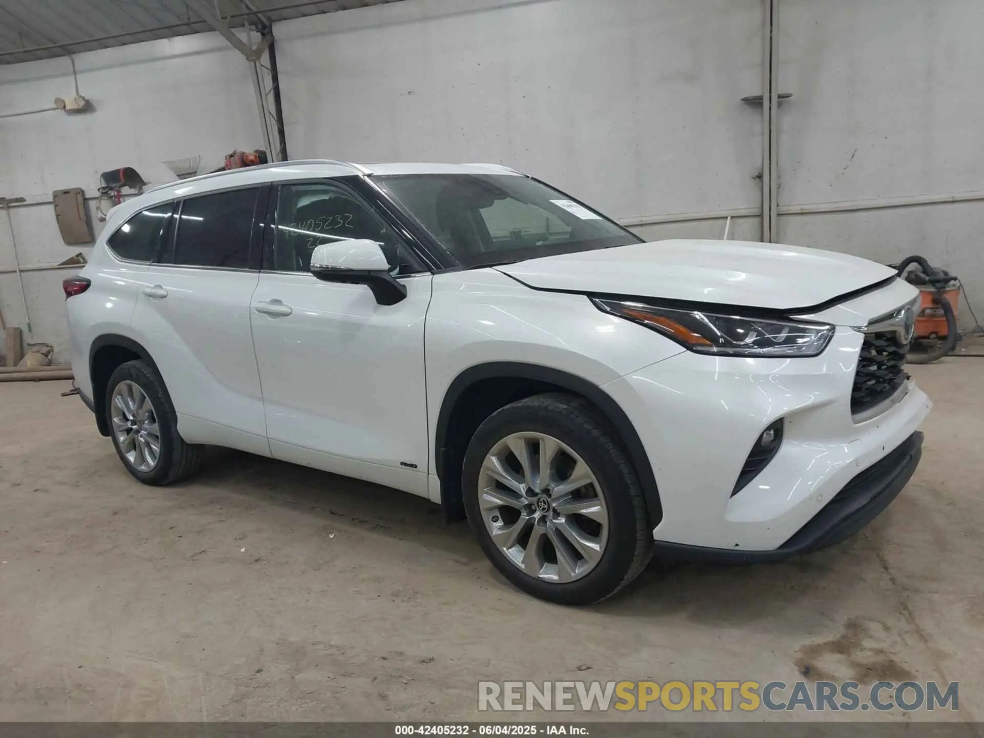 1 Photograph of a damaged car 5TDXBRCH3NS552613 TOYOTA HIGHLANDER 2022