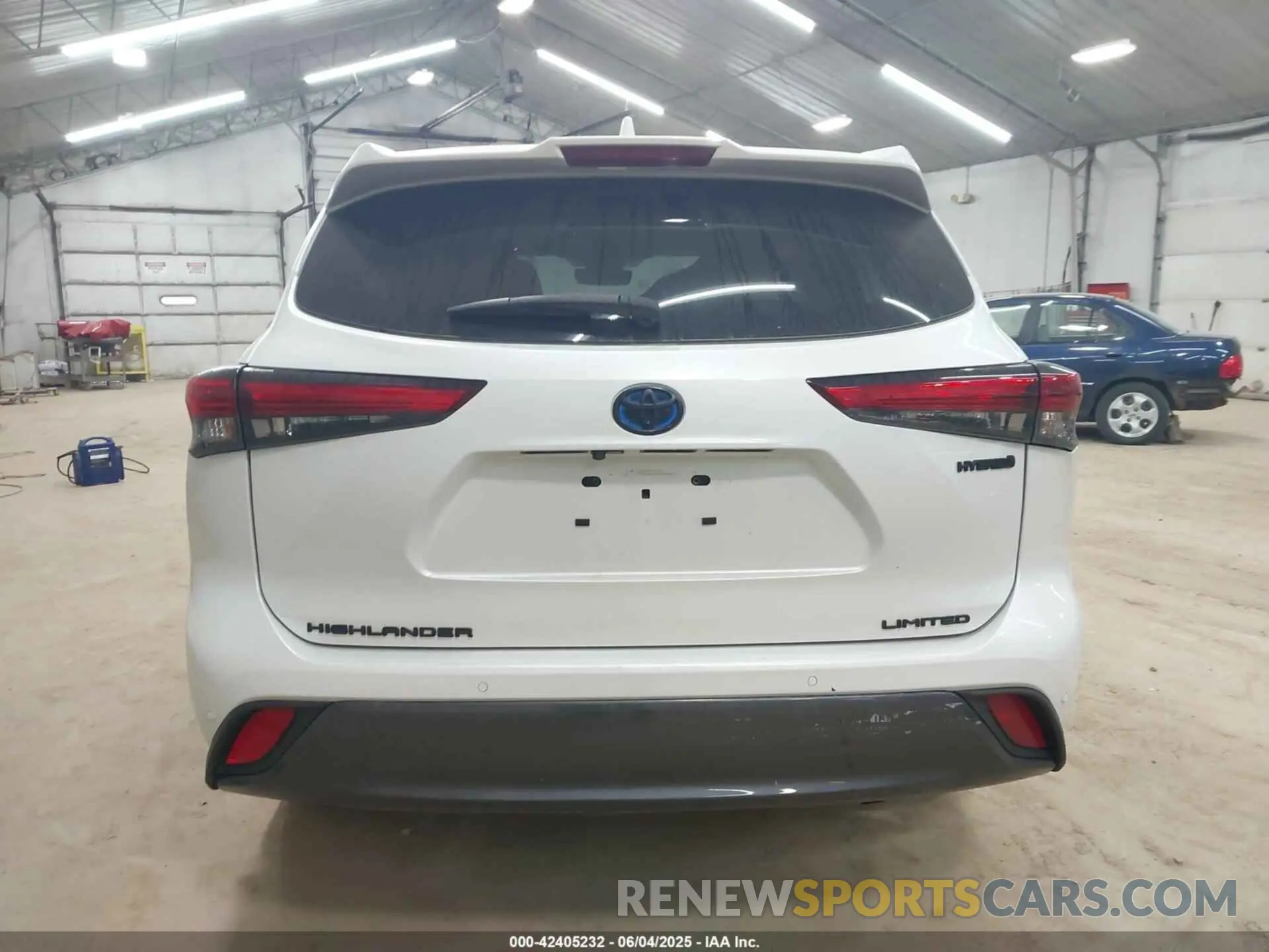 16 Photograph of a damaged car 5TDXBRCH3NS552613 TOYOTA HIGHLANDER 2022