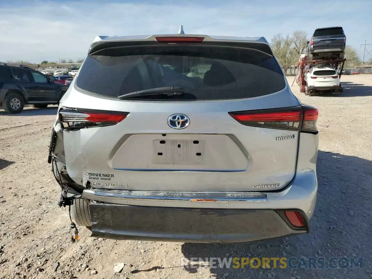6 Photograph of a damaged car 5TDXBRCHXNS558781 TOYOTA HIGHLANDER 2022
