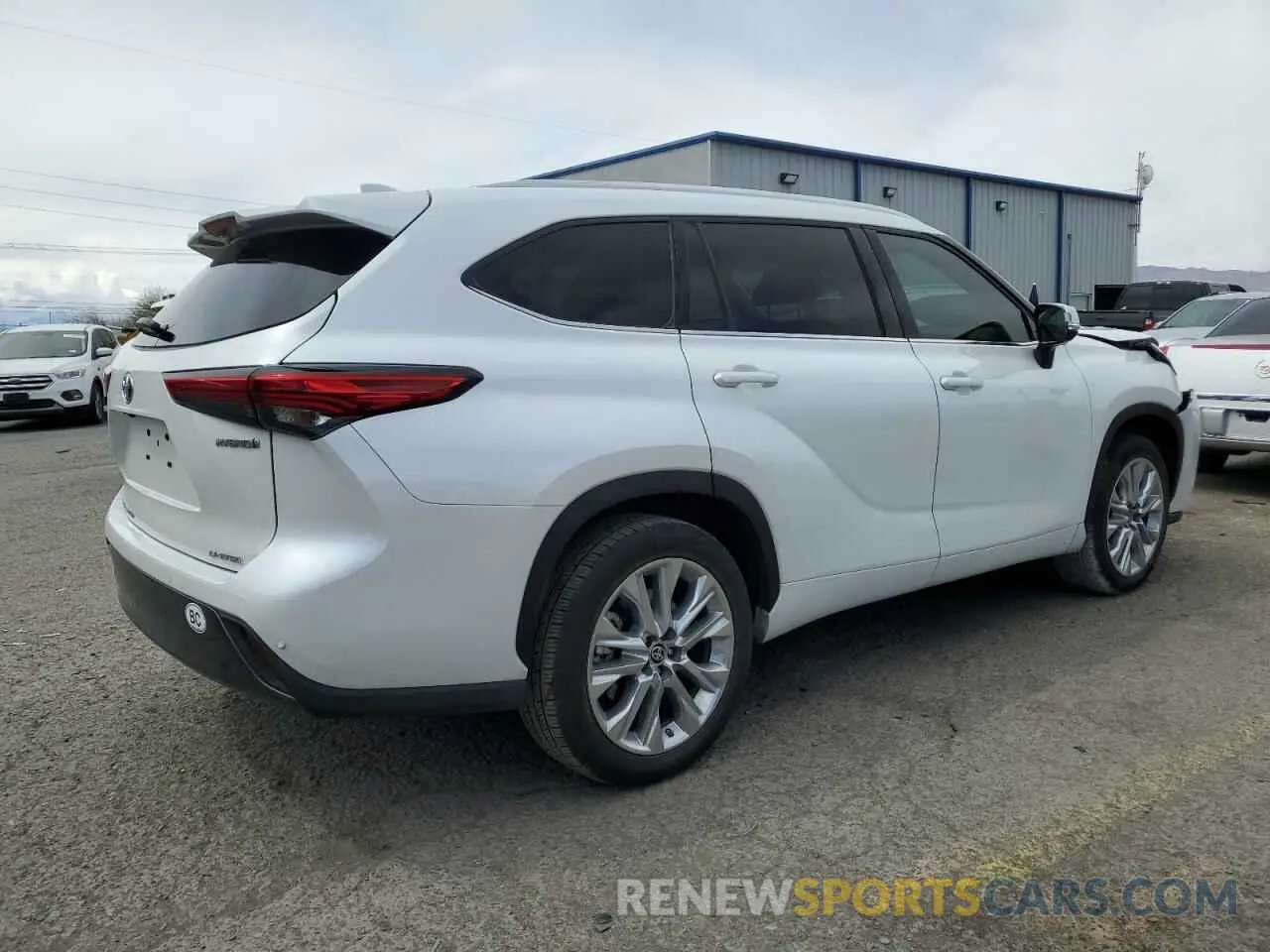 3 Photograph of a damaged car 5TDYARAH0NS513469 TOYOTA HIGHLANDER 2022
