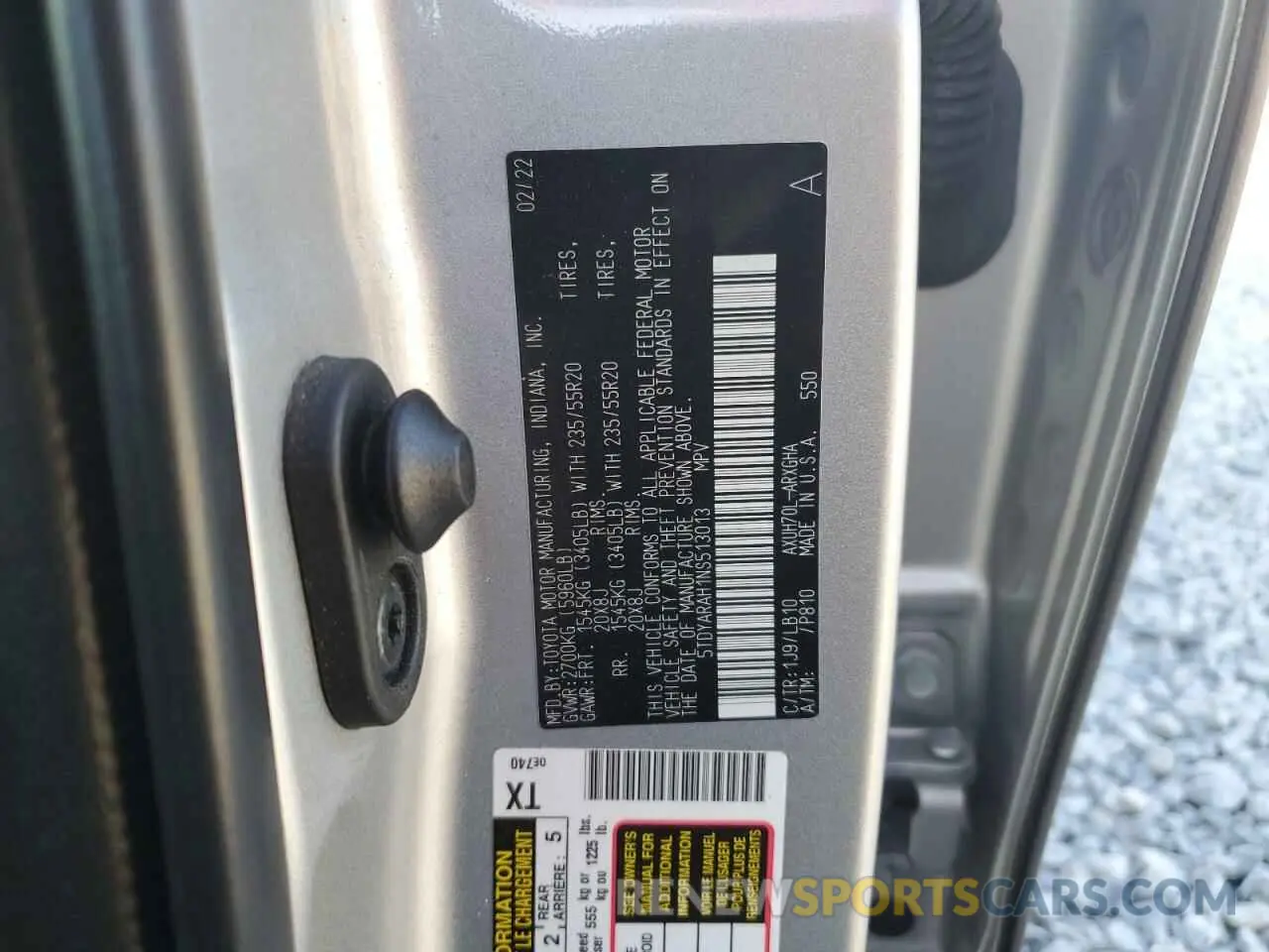 13 Photograph of a damaged car 5TDYARAH1NS513013 TOYOTA HIGHLANDER 2022