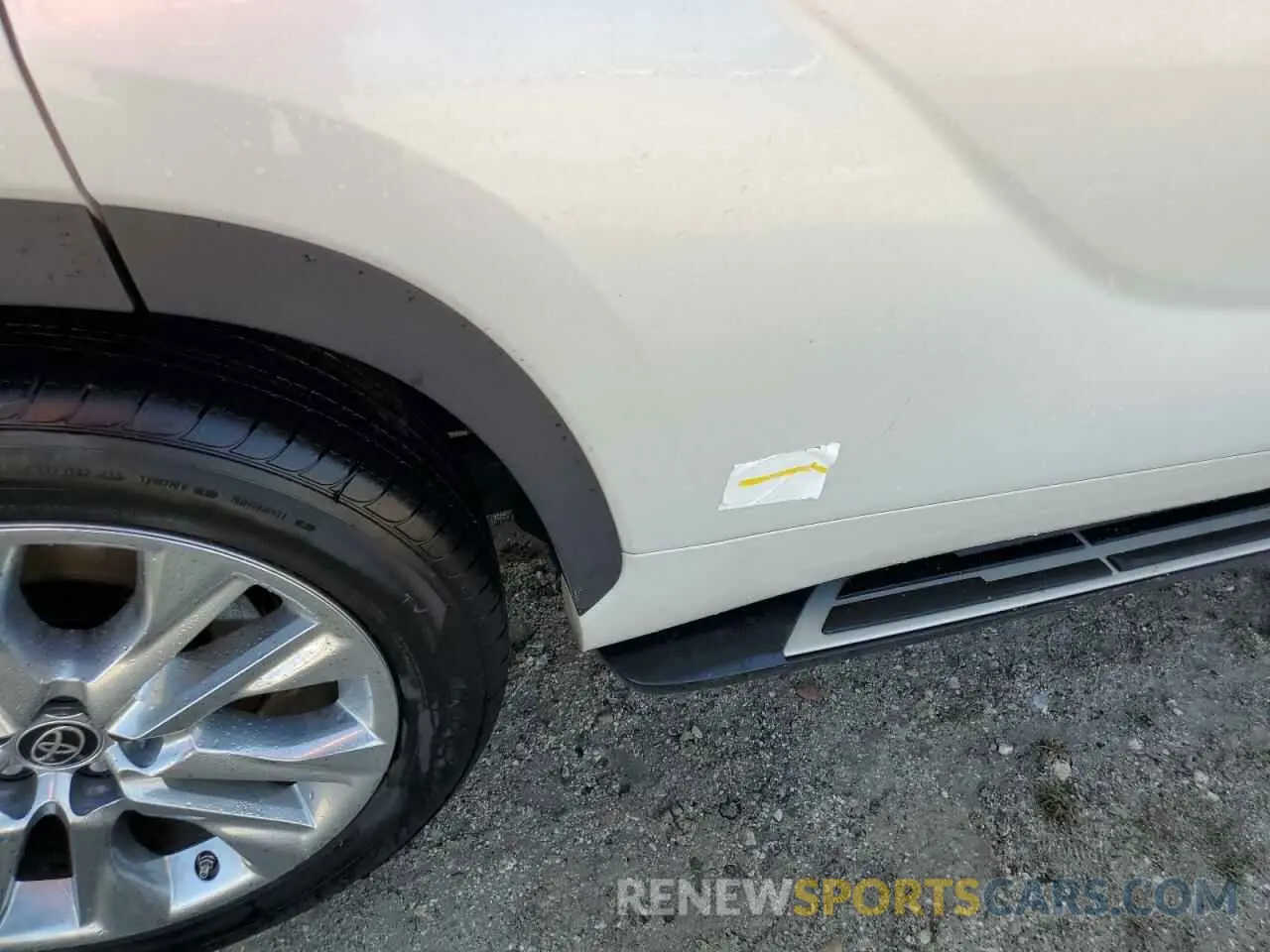 13 Photograph of a damaged car 5TDYARAH6NS511466 TOYOTA HIGHLANDER 2022