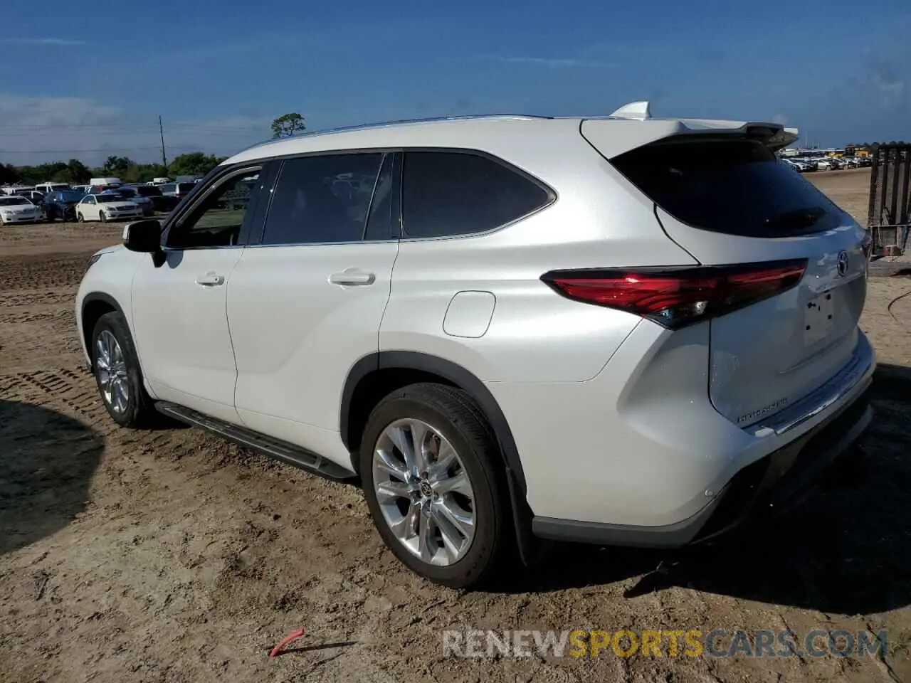 2 Photograph of a damaged car 5TDYARAH6NS511466 TOYOTA HIGHLANDER 2022