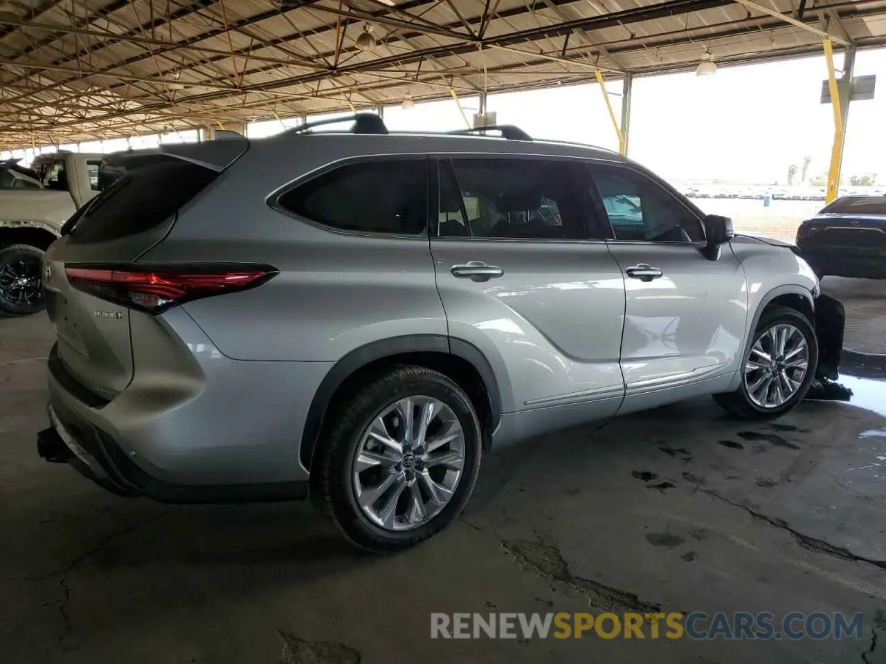 3 Photograph of a damaged car 5TDYARAHXNS013268 TOYOTA HIGHLANDER 2022