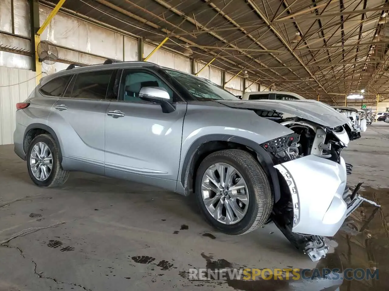 4 Photograph of a damaged car 5TDYARAHXNS013268 TOYOTA HIGHLANDER 2022