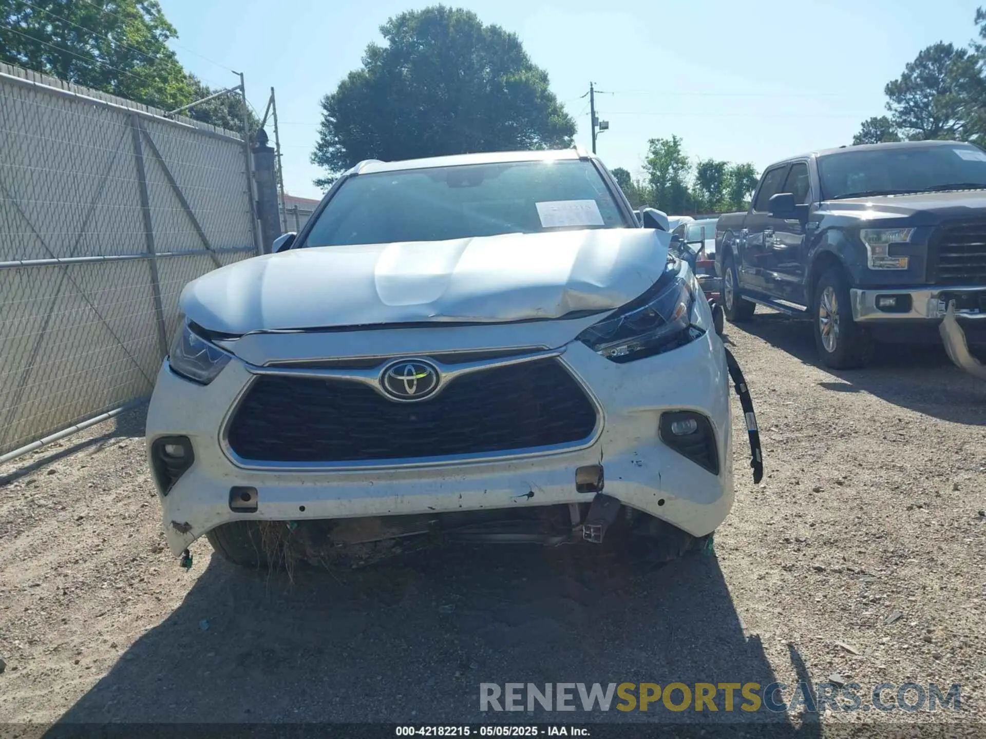 13 Photograph of a damaged car 5TDYZRAHXNS124332 TOYOTA HIGHLANDER 2022