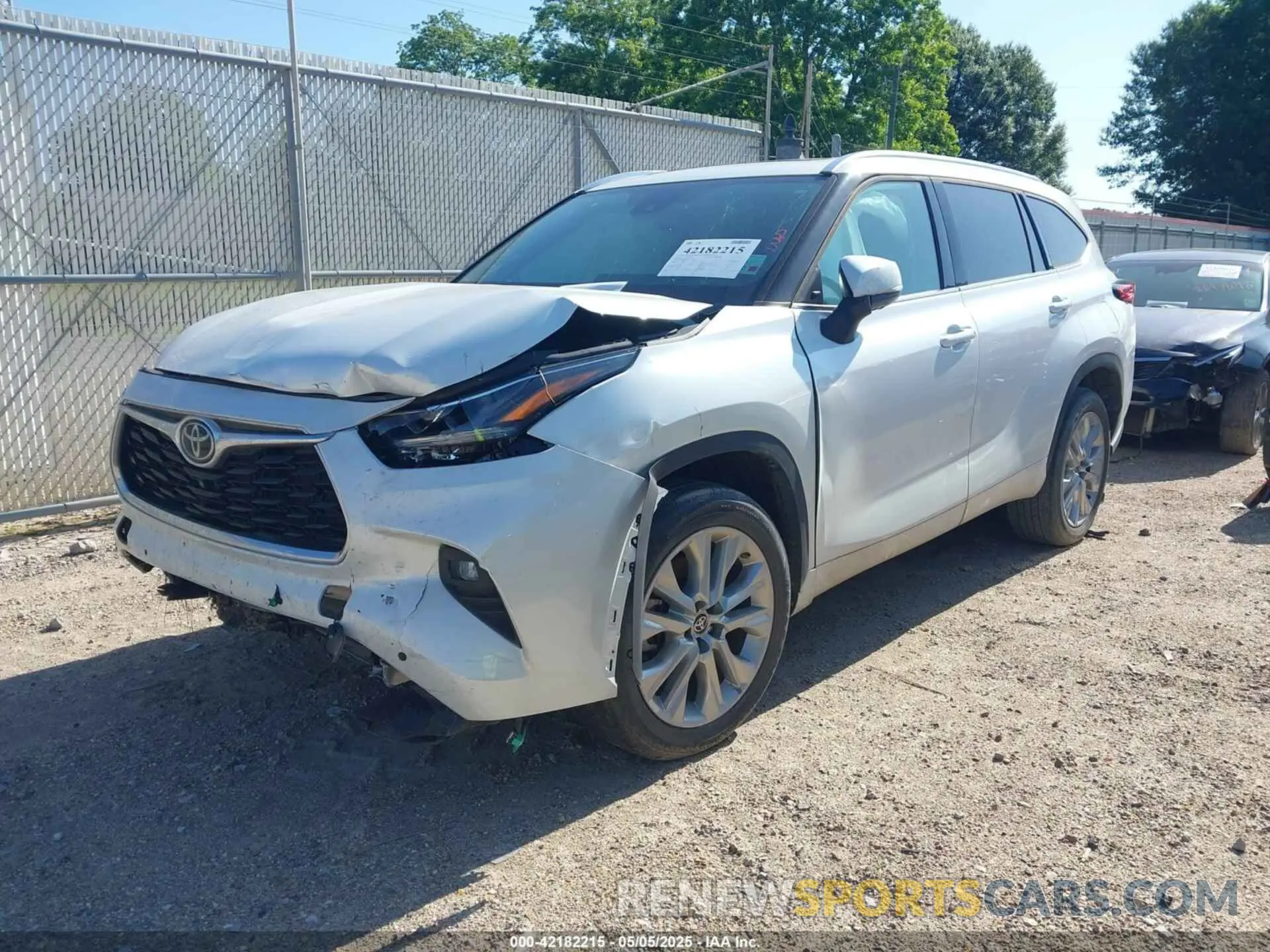 2 Photograph of a damaged car 5TDYZRAHXNS124332 TOYOTA HIGHLANDER 2022