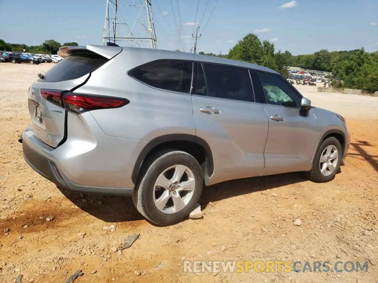 3 Photograph of a damaged car 5TDZARAH0NS512732 TOYOTA HIGHLANDER 2022