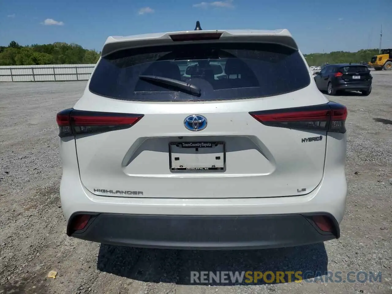 6 Photograph of a damaged car 5TDZARAH0NS516943 TOYOTA HIGHLANDER 2022