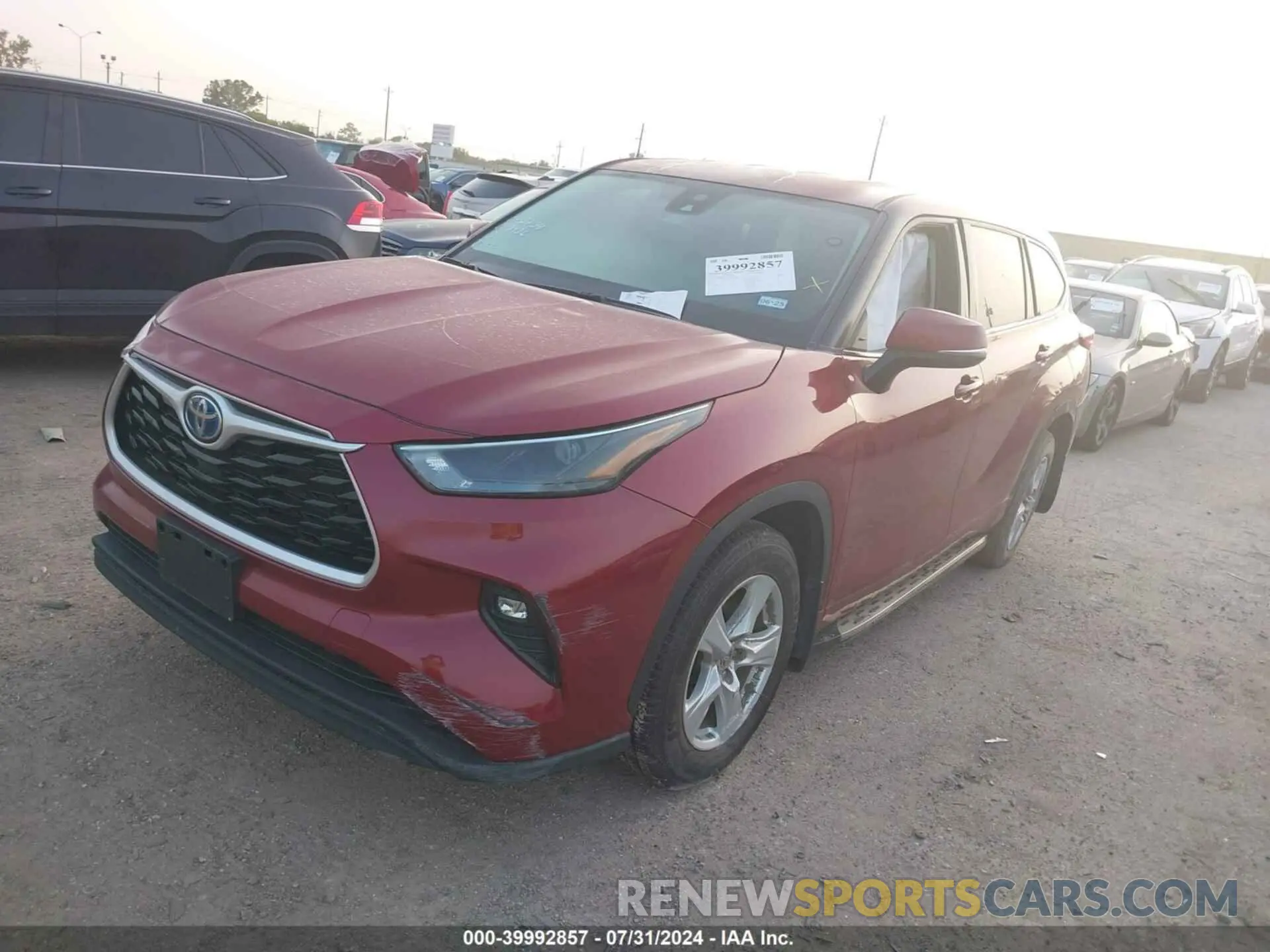 2 Photograph of a damaged car 5TDZARAH1NS516904 TOYOTA HIGHLANDER 2022