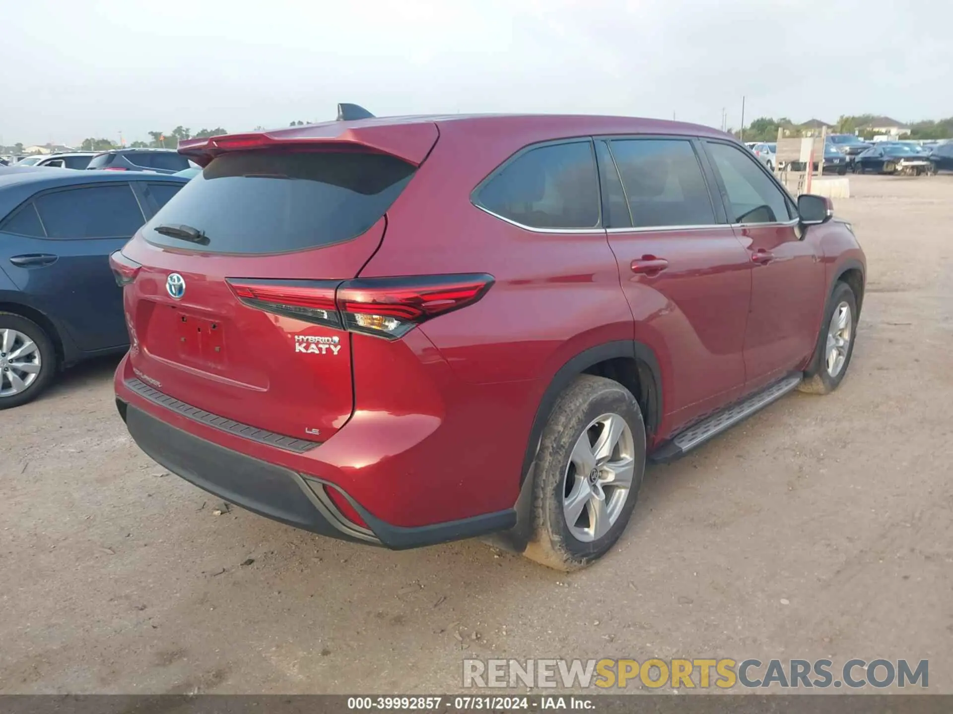 4 Photograph of a damaged car 5TDZARAH1NS516904 TOYOTA HIGHLANDER 2022