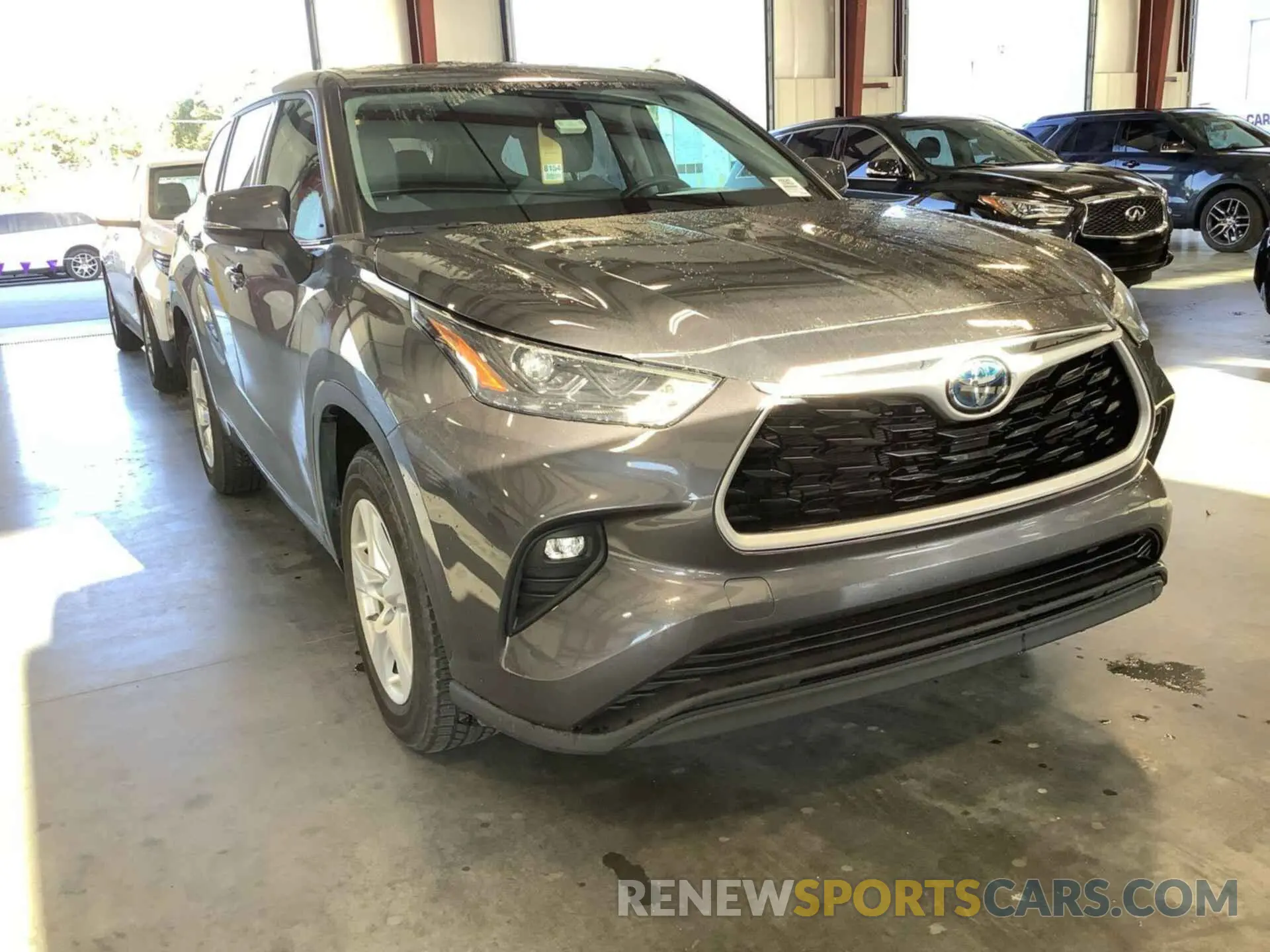 26 Photograph of a damaged car 5TDZARAH1NS517163 TOYOTA HIGHLANDER 2022