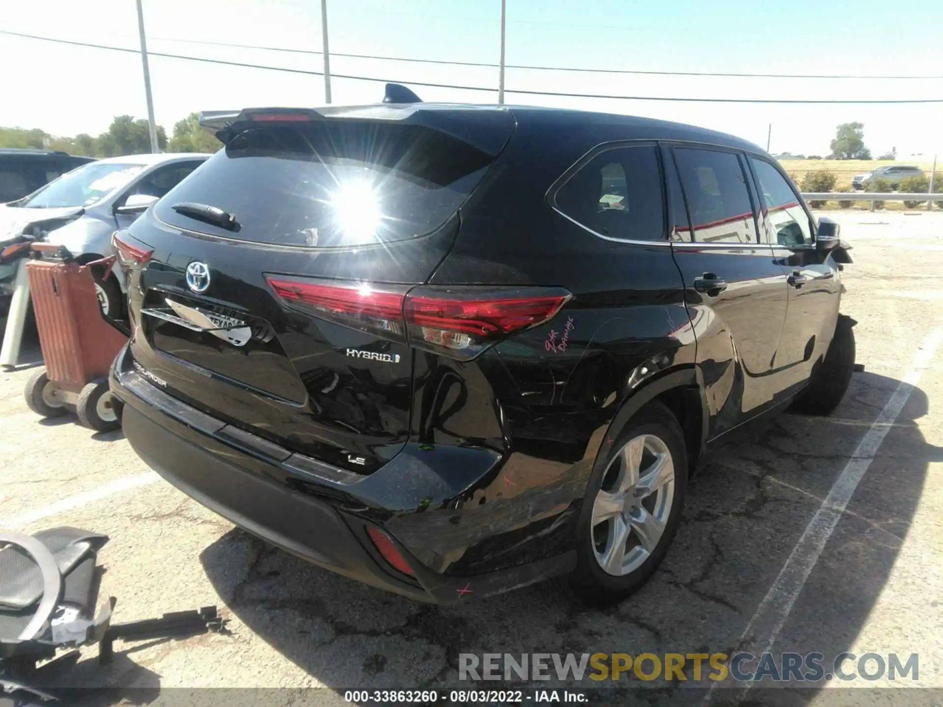 4 Photograph of a damaged car 5TDZARAH5NS512127 TOYOTA HIGHLANDER 2022