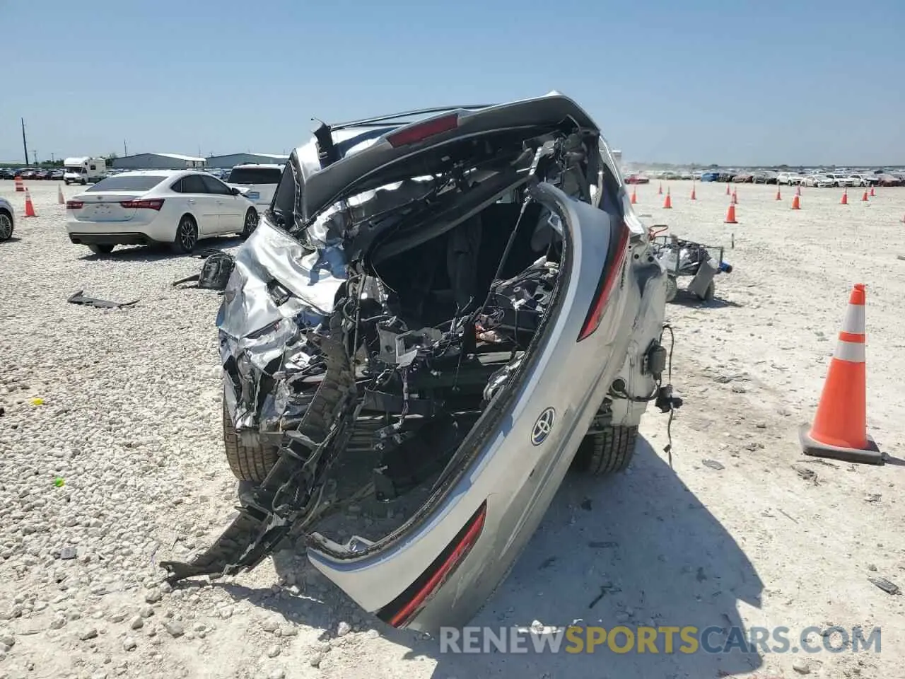 6 Photograph of a damaged car 5TDZARAH7NS516194 TOYOTA HIGHLANDER 2022