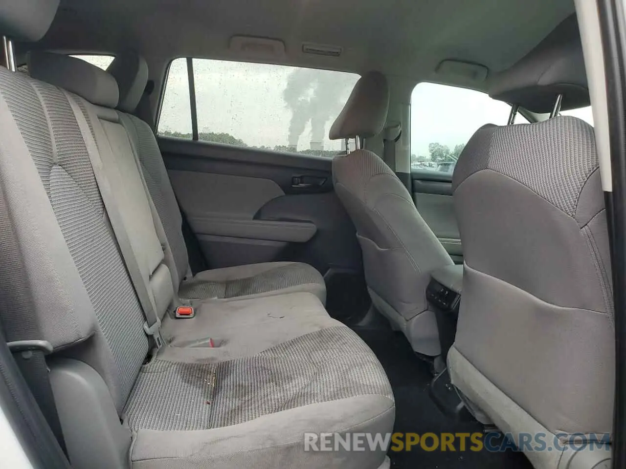 11 Photograph of a damaged car 5TDZARAH7NS516860 TOYOTA HIGHLANDER 2022