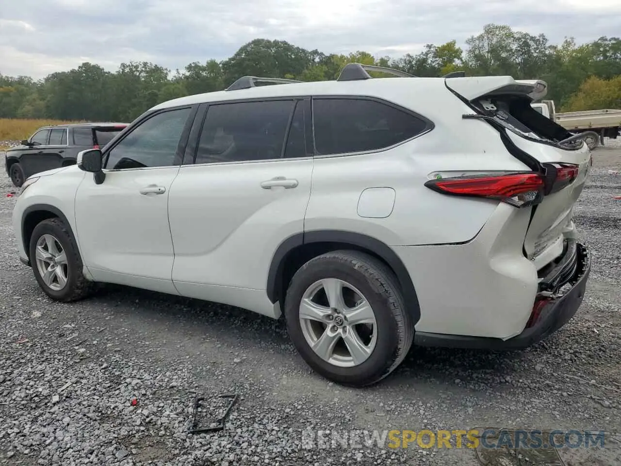 2 Photograph of a damaged car 5TDZARAH7NS516860 TOYOTA HIGHLANDER 2022