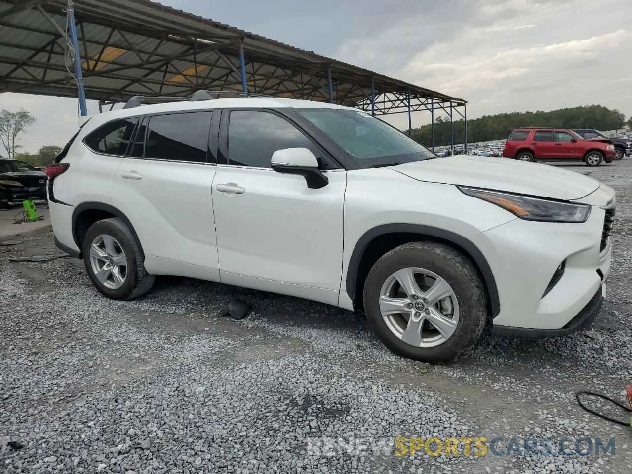 4 Photograph of a damaged car 5TDZARAH7NS516860 TOYOTA HIGHLANDER 2022
