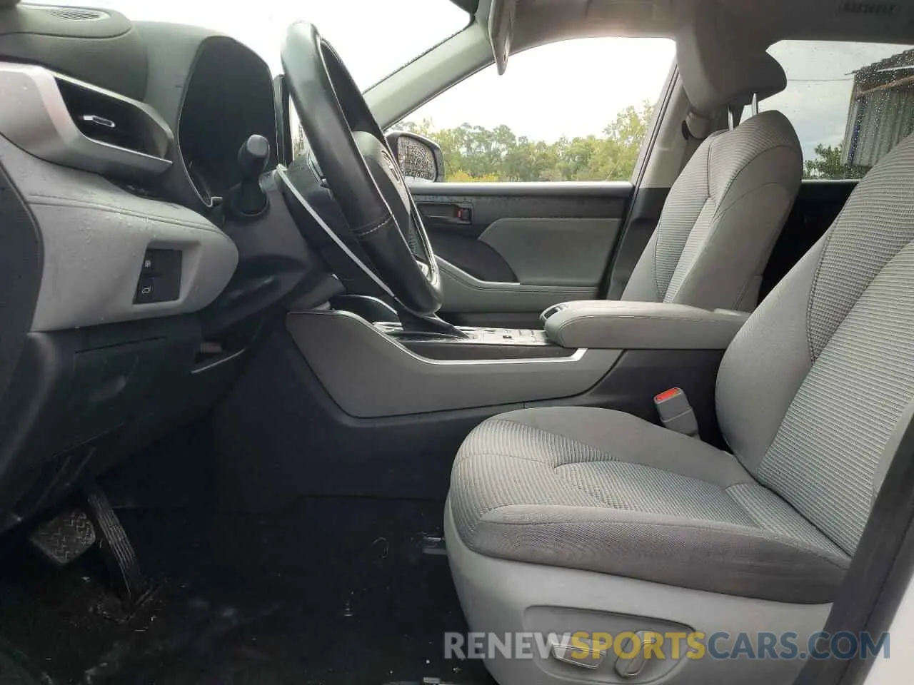 7 Photograph of a damaged car 5TDZARAH7NS516860 TOYOTA HIGHLANDER 2022