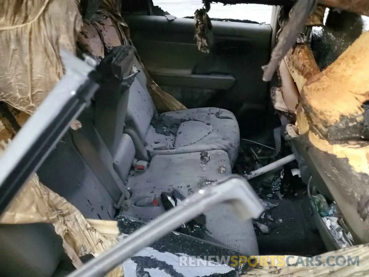 11 Photograph of a damaged car 5TDZZRAH0NS097386 TOYOTA HIGHLANDER 2022