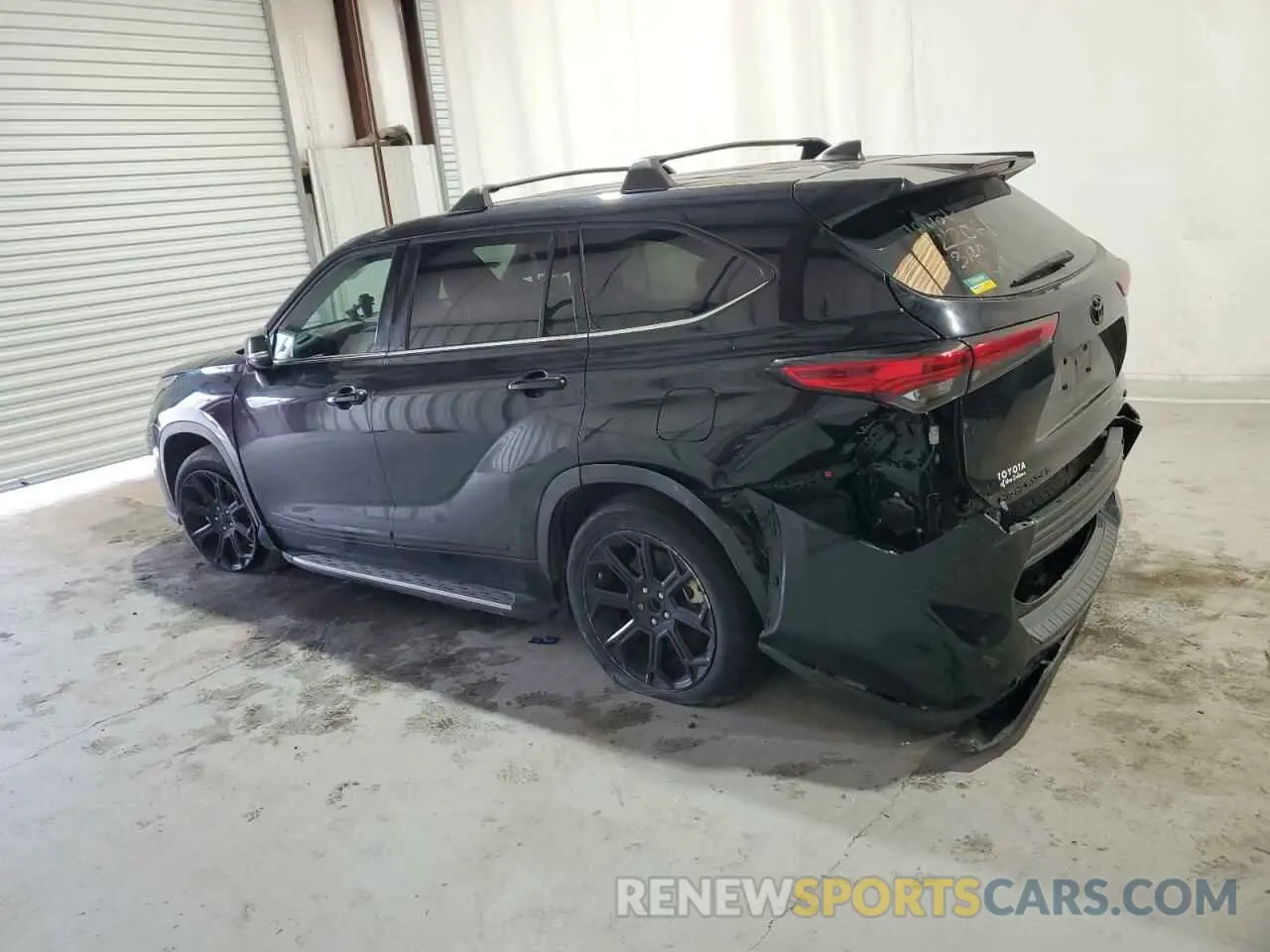 2 Photograph of a damaged car 5TDZZRAH0NS122061 TOYOTA HIGHLANDER 2022